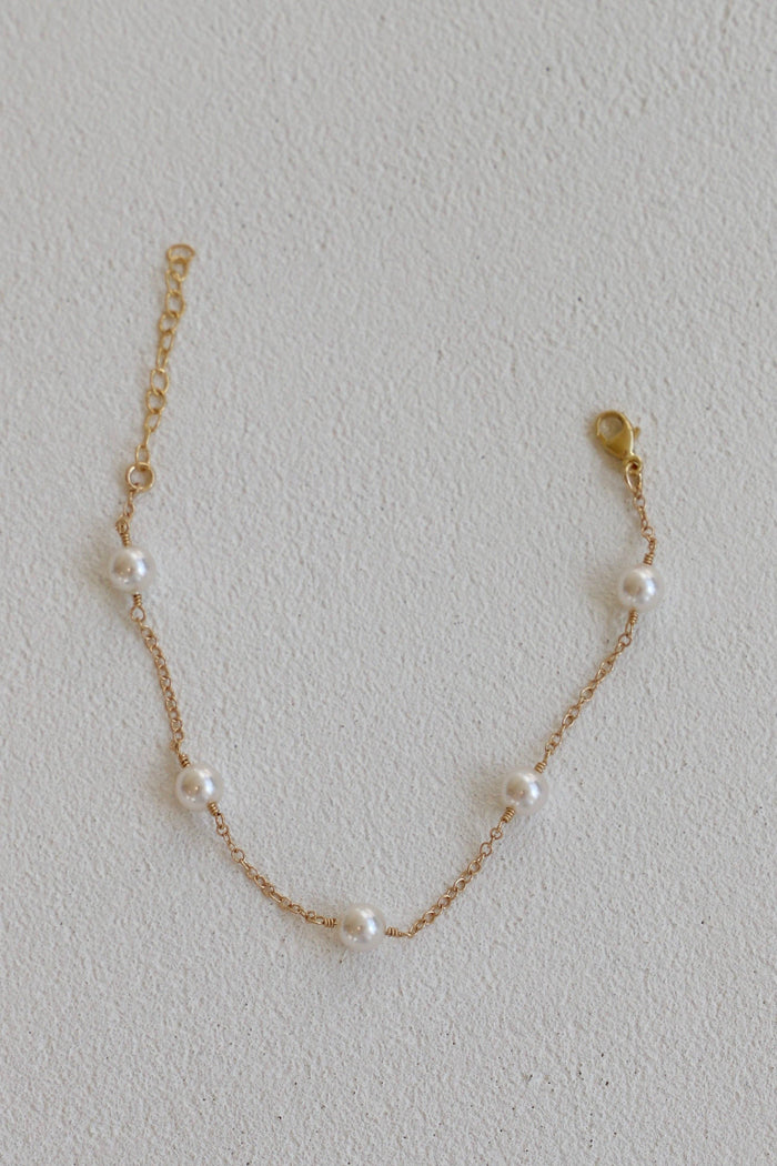 B1226G Gold Bracelet-Pearl Station