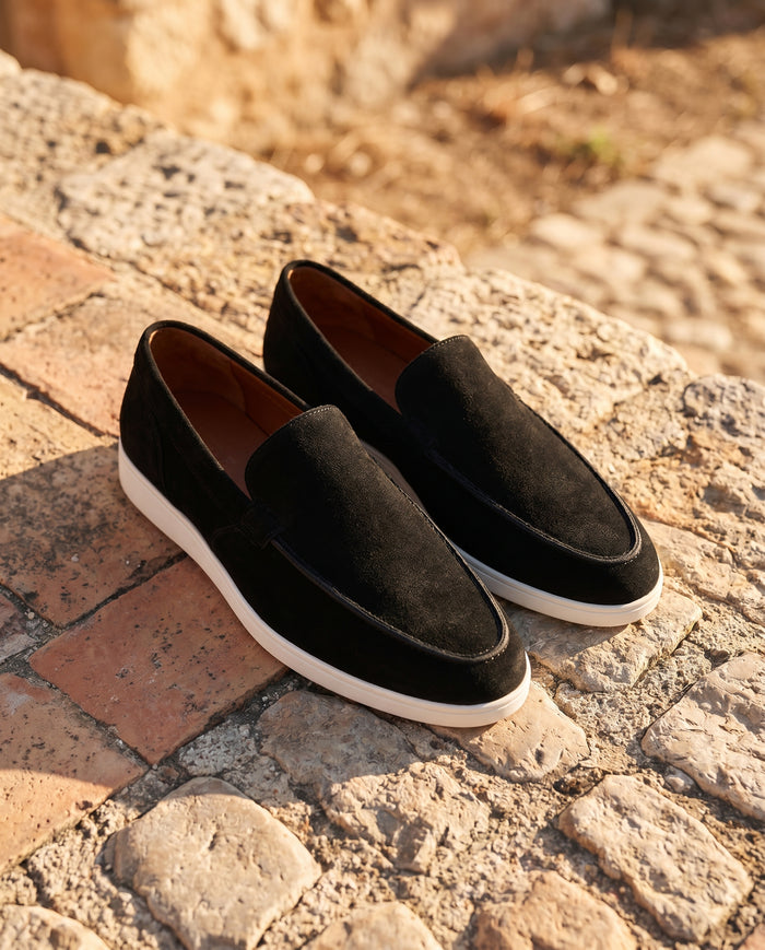 Black / 7.5