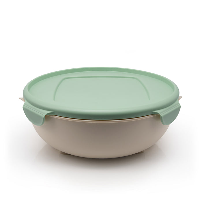 Bioplastic bowl with lid, made from waste sugarcane.