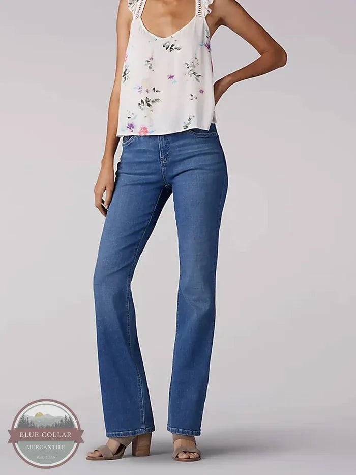 Lee 3408946 Women's Flex Motion Regular Fit Bootcut Jean in Majestic front
