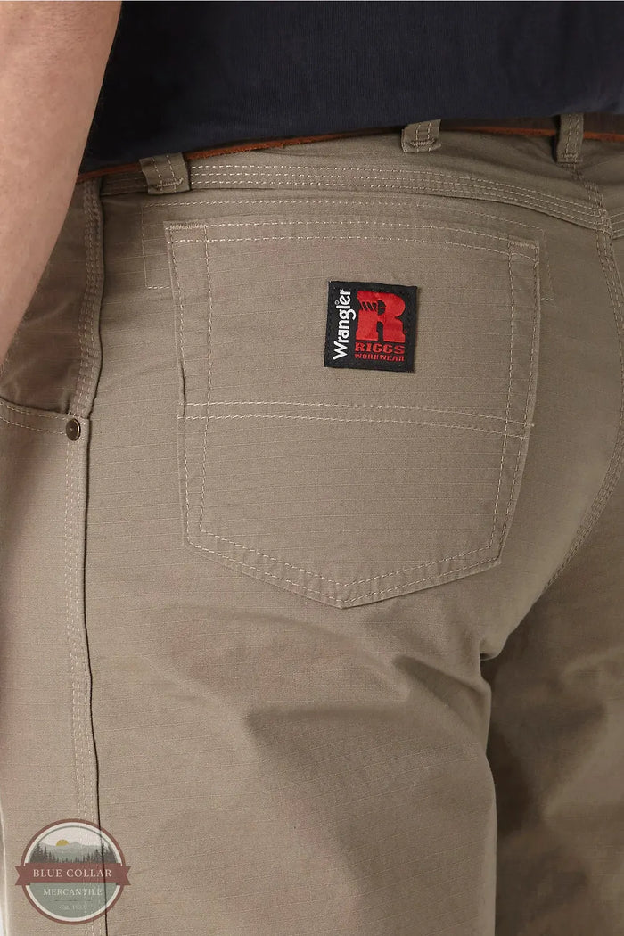 Wrangler 3W045DK&nbsp;Riggs Workwear Technician Pants in Dark Khaki back pocket
