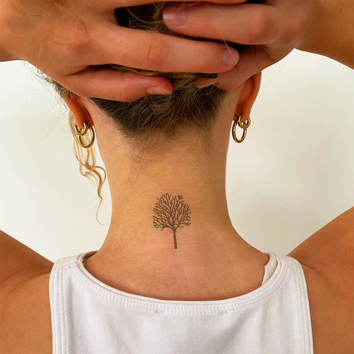 Baum breit