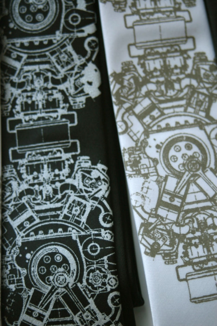 Straight 3 motor neckties