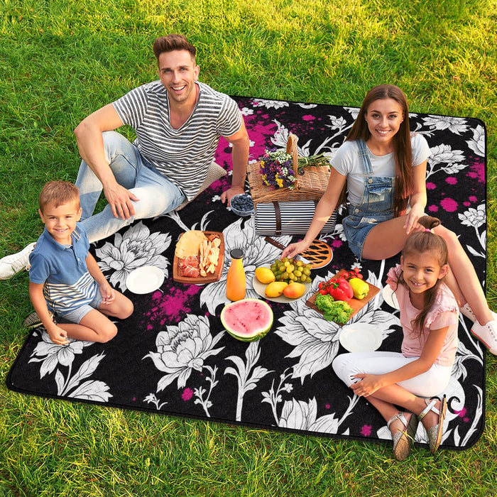 ETC Monochrome Floral Picnic Mat