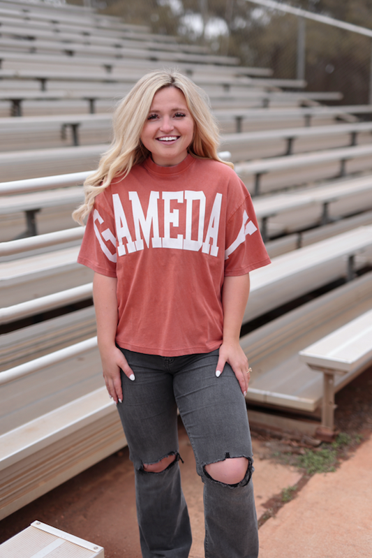 Rust-colored GAMEDAY oversized t-shirt, perfect for casual outings and game days.