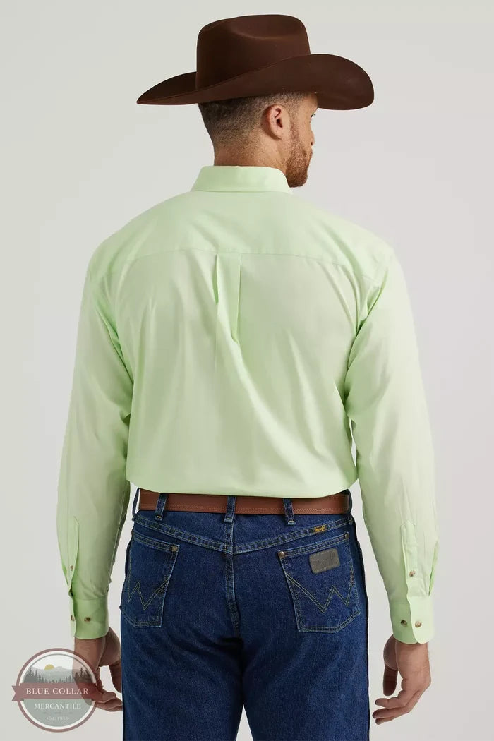 Wrangler 112344874 George Strait Long Sleeve Button Down Shirt in Solid Kelly Back View