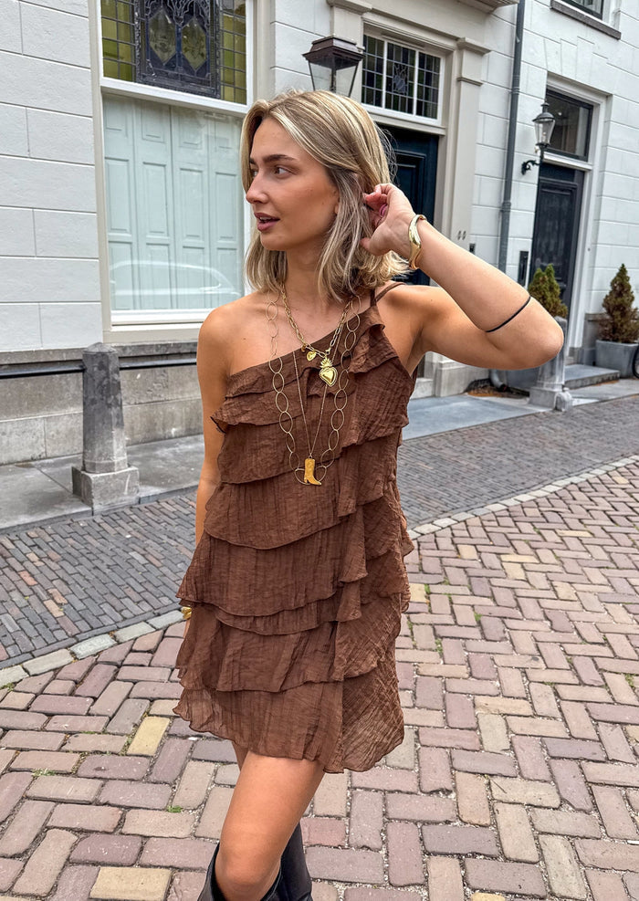 Brown / S