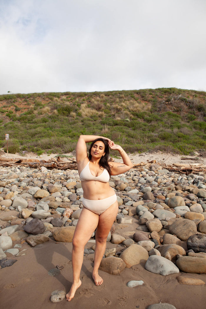 Model is wearing size XL