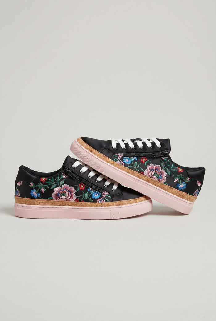 luna-slip-on-sneakers-black-exotic-packshot
