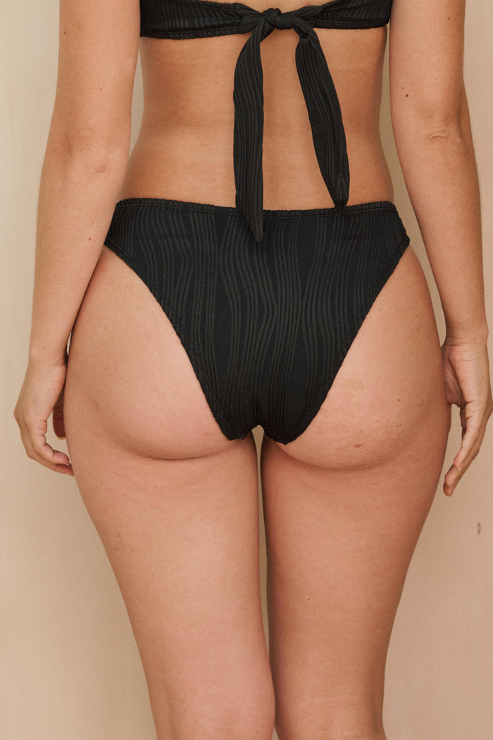 Black textured high-leg bikini bottom – Luna Stone