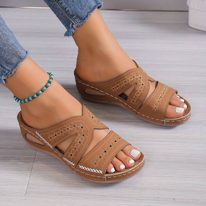 Orthopaedic gel-sole sandals in blue, front view