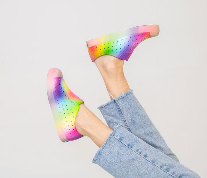 Native Jefferson Print Shoes - Shell White/ Translucent/ Rainbow Blur