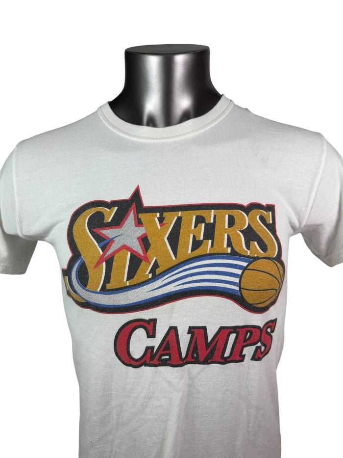 PHILADELPHIA SIXERS VINTAGE 1990'S CAMPS T-SHIRT ADULT SMALL
