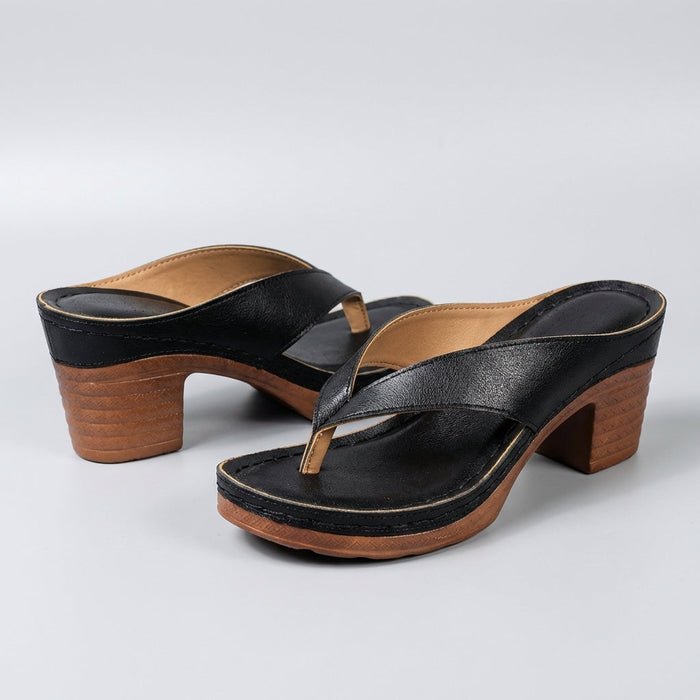 Block heel thong sandals with platform sole in Black, sole detail