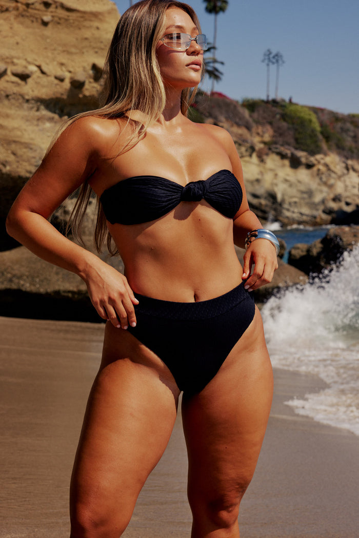 Seamless design, Riviera black bottom