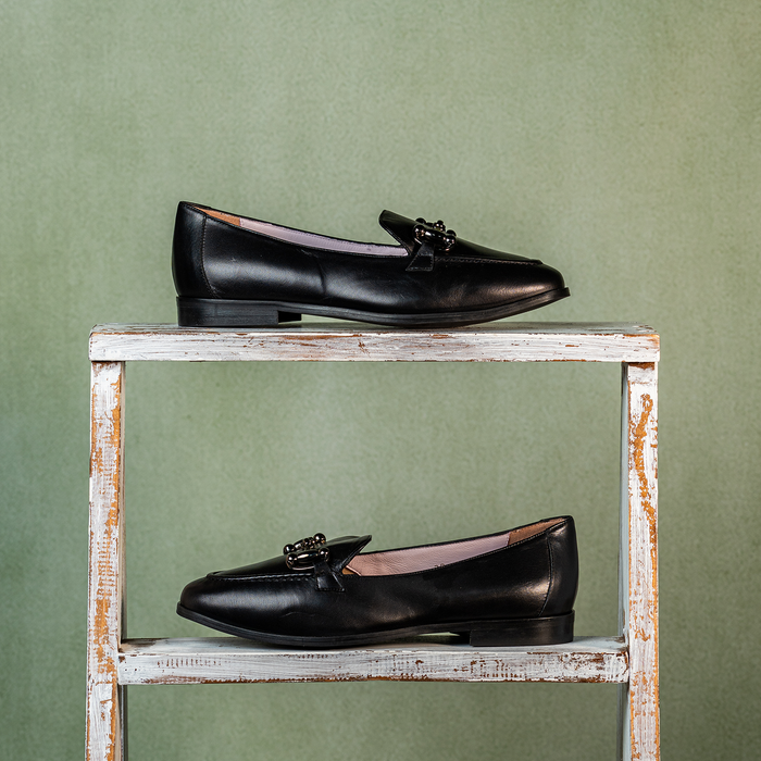 Triumph: Black Leather Shoes Sole Bliss