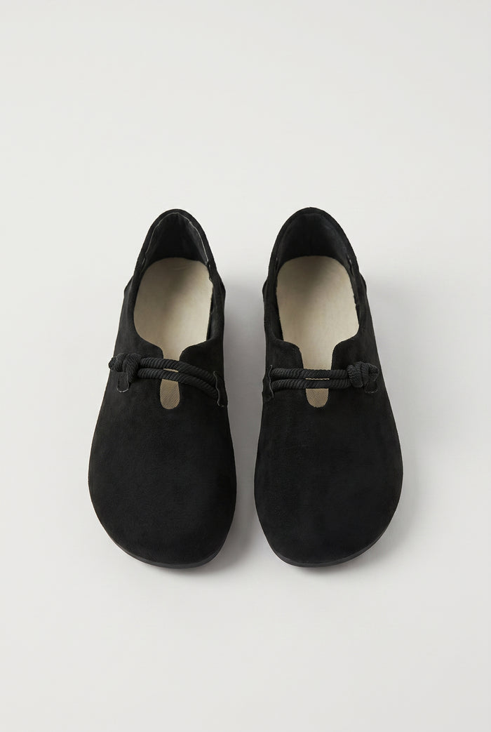 iris-comfy-loafers-black-packshot